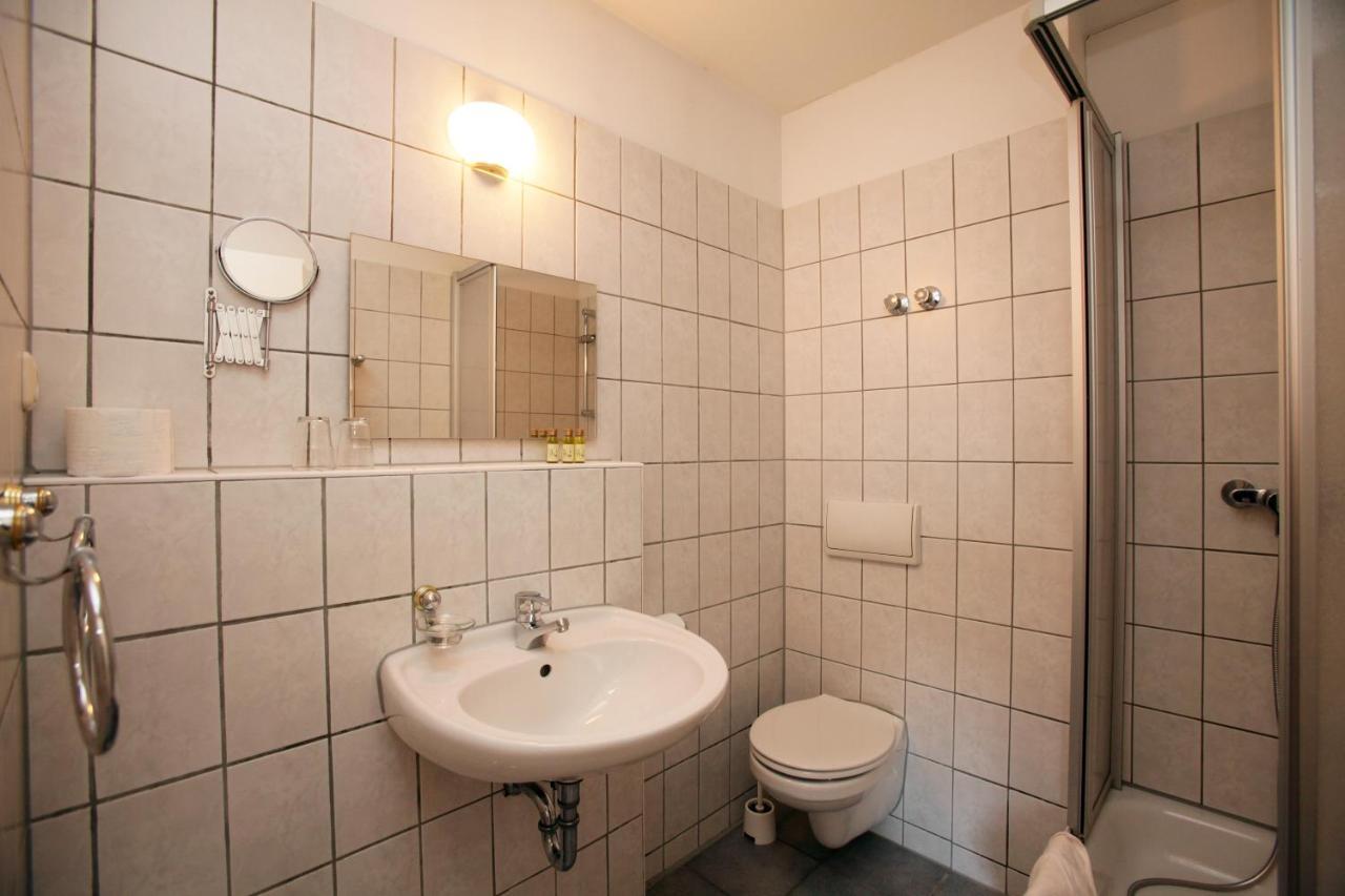 Gut Hotel Stadt Беелиц Стая снимка