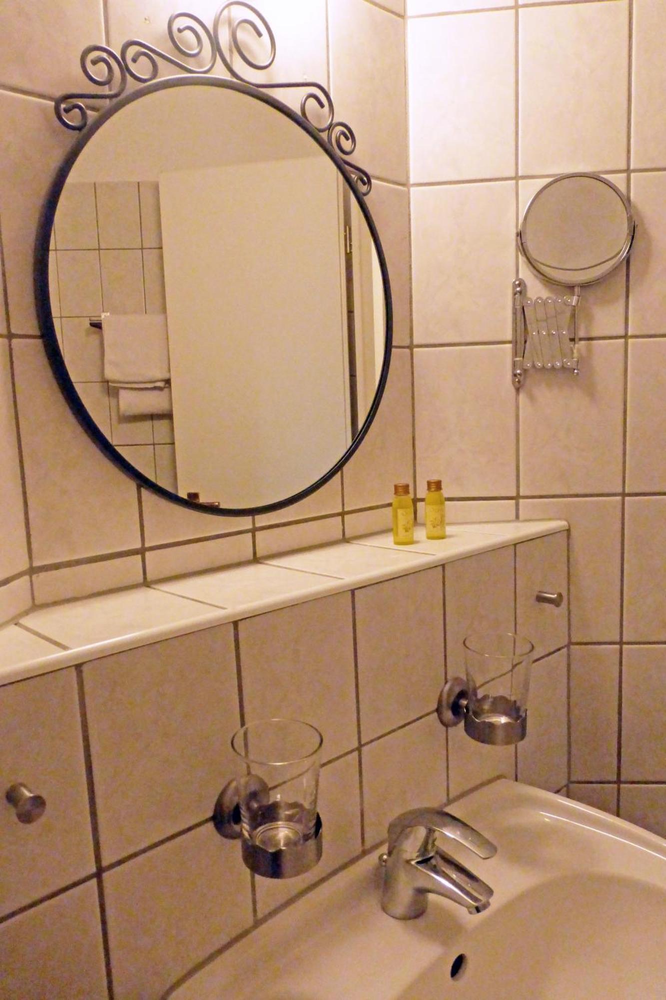 Gut Hotel Stadt Беелиц Стая снимка