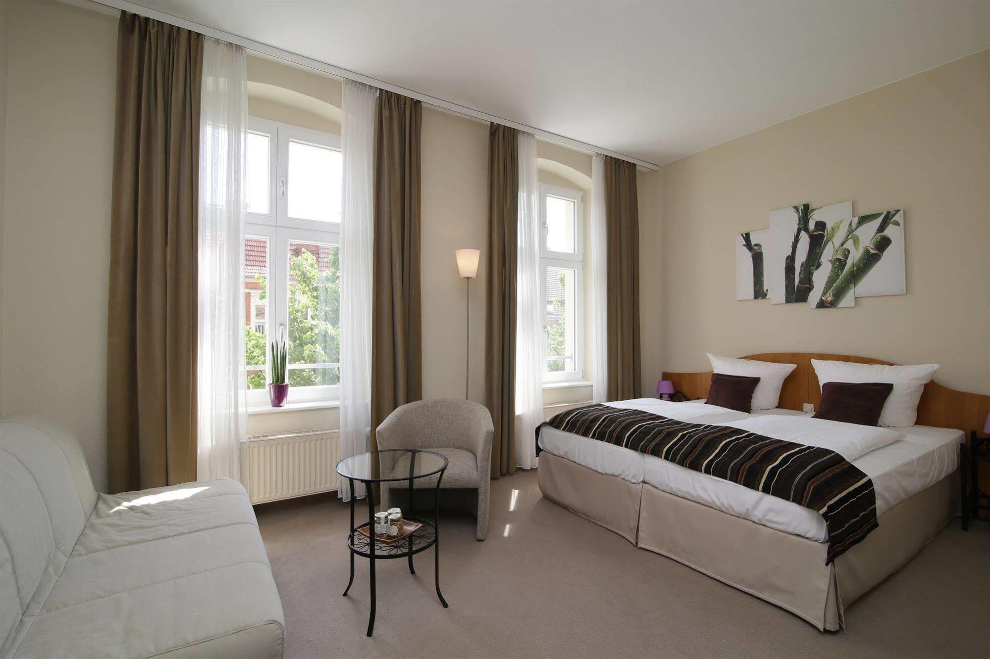 Gut Hotel Stadt Беелиц Екстериор снимка