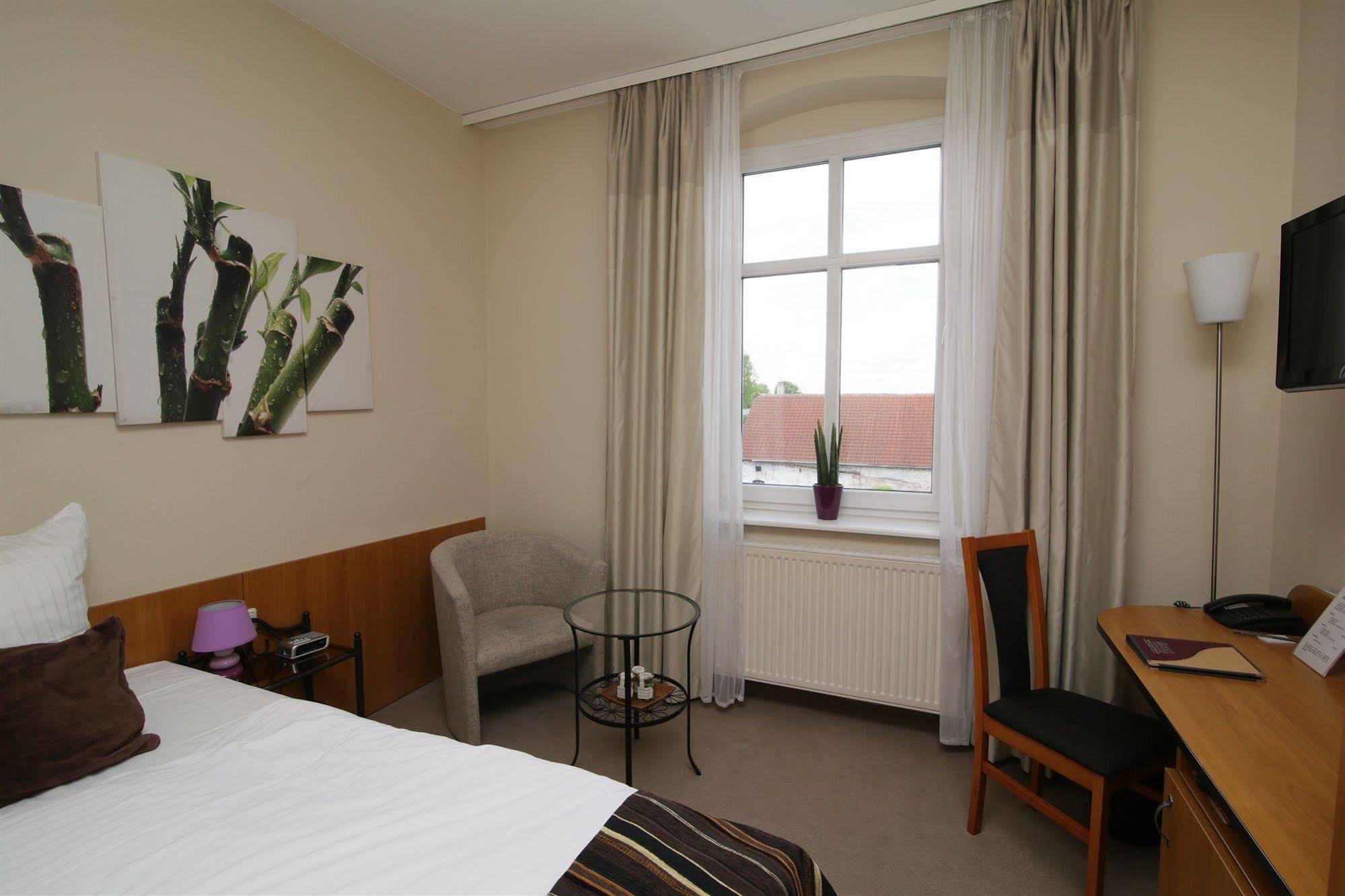 Gut Hotel Stadt Беелиц Екстериор снимка